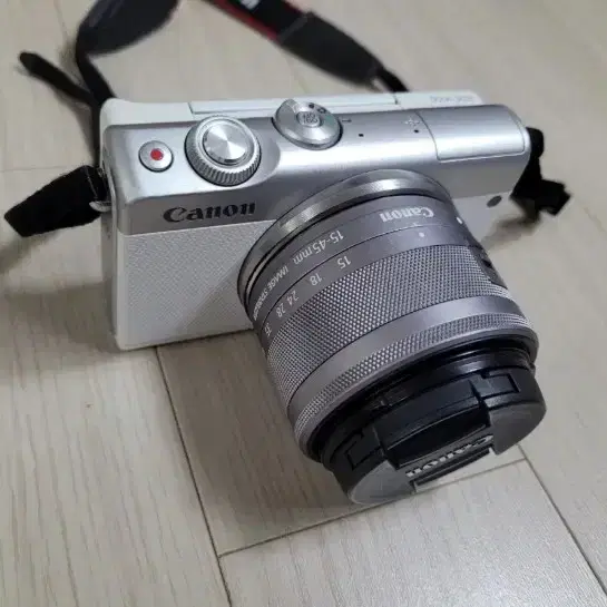 캐논 미러리스 카메라 EOS M100 과 15-45 렌즈 세트