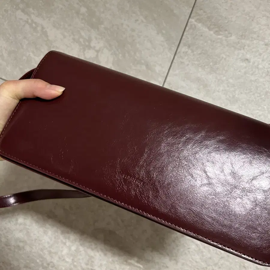 가격또내림 ! 엘바테게브 Broad Pocket Bag (버건디)