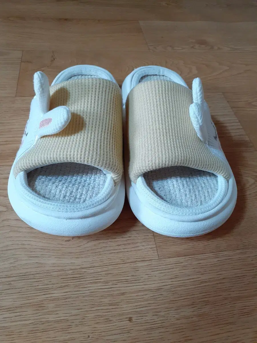 Rabbit slippers indoor light comfortable to wear 5000