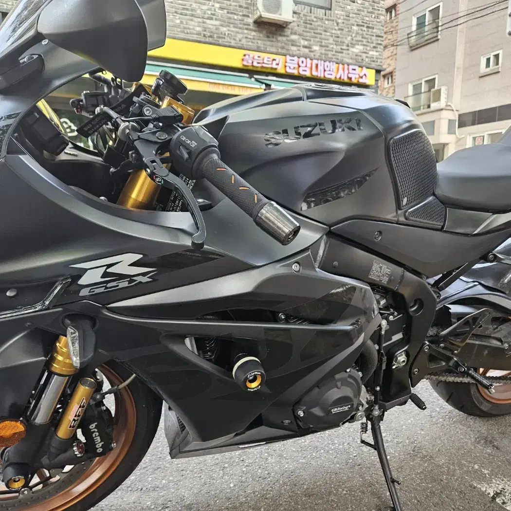 GSX-R1000R 블랙에디션 21년식 3무 20296km 판매합니다.