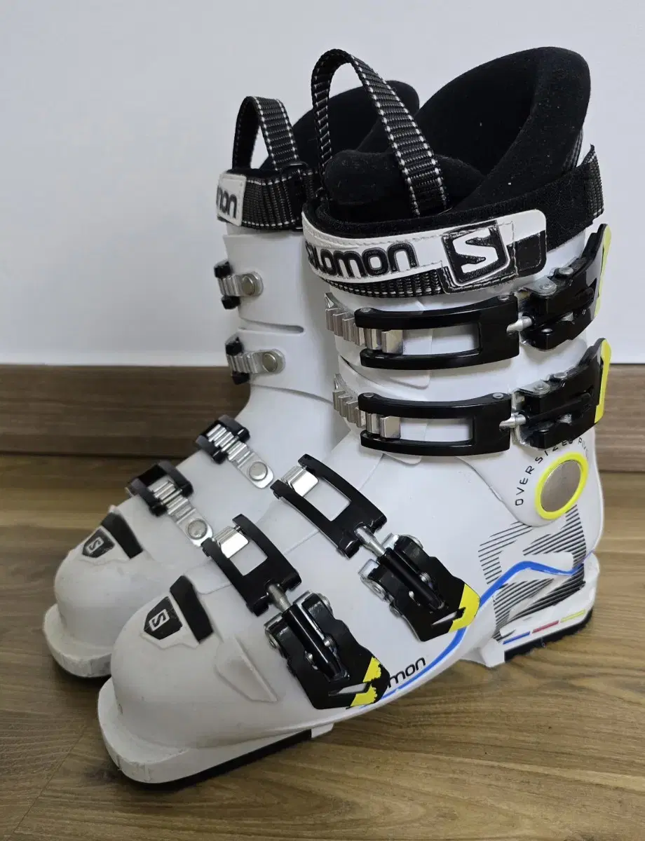 Salomon Ski Boots 230-235