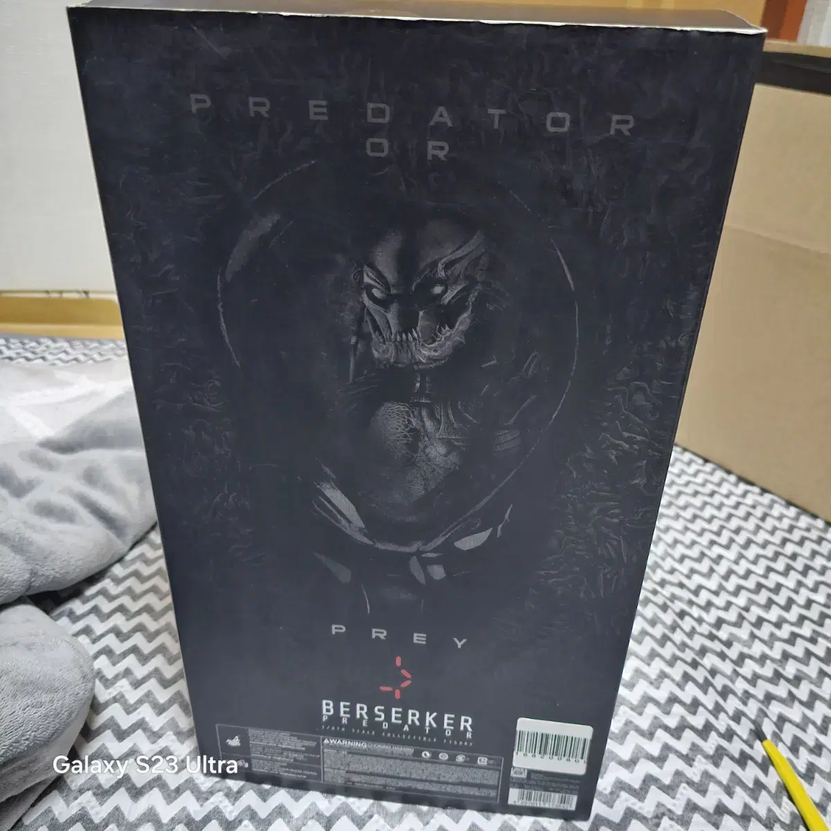 hot toys 프레데터스 버서커 미개봉