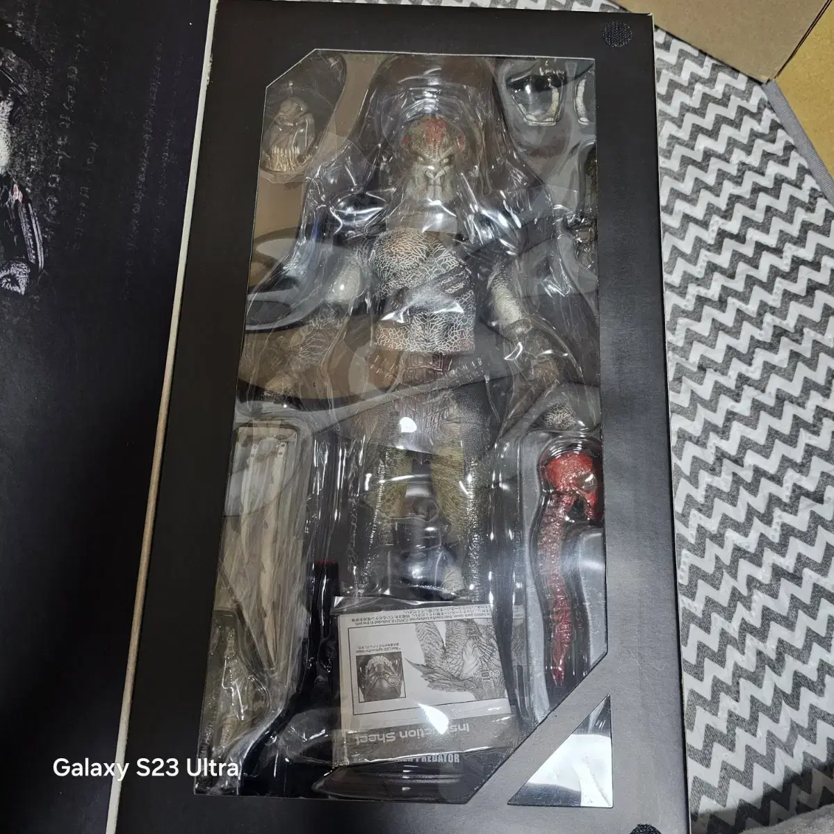 hot toys 프레데터스 버서커 미개봉