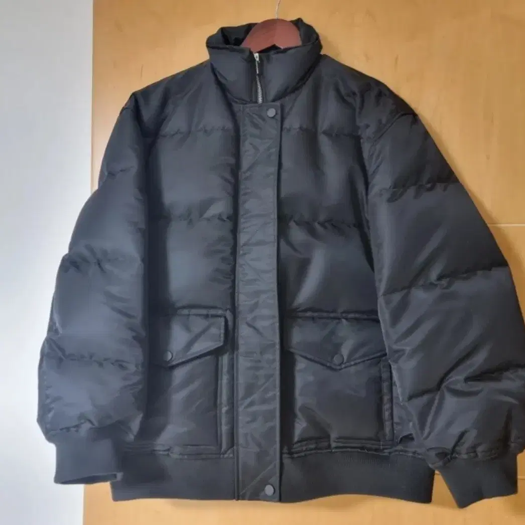 Theory aero puffer 띠어리 여성 푸퍼 블랙 P/S(새제품)