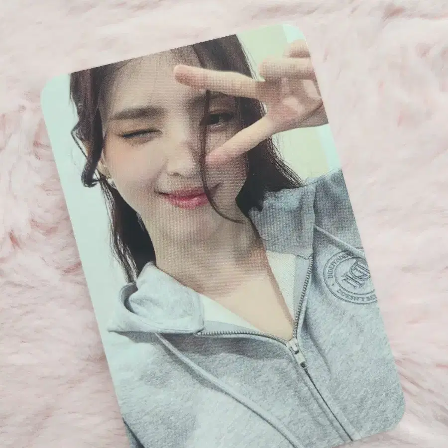 Shop 한소희포카 on Bunjang Global Site - No more Korean account! Shop 한소희포카 on Bunjang Global Site - No more Korean account!