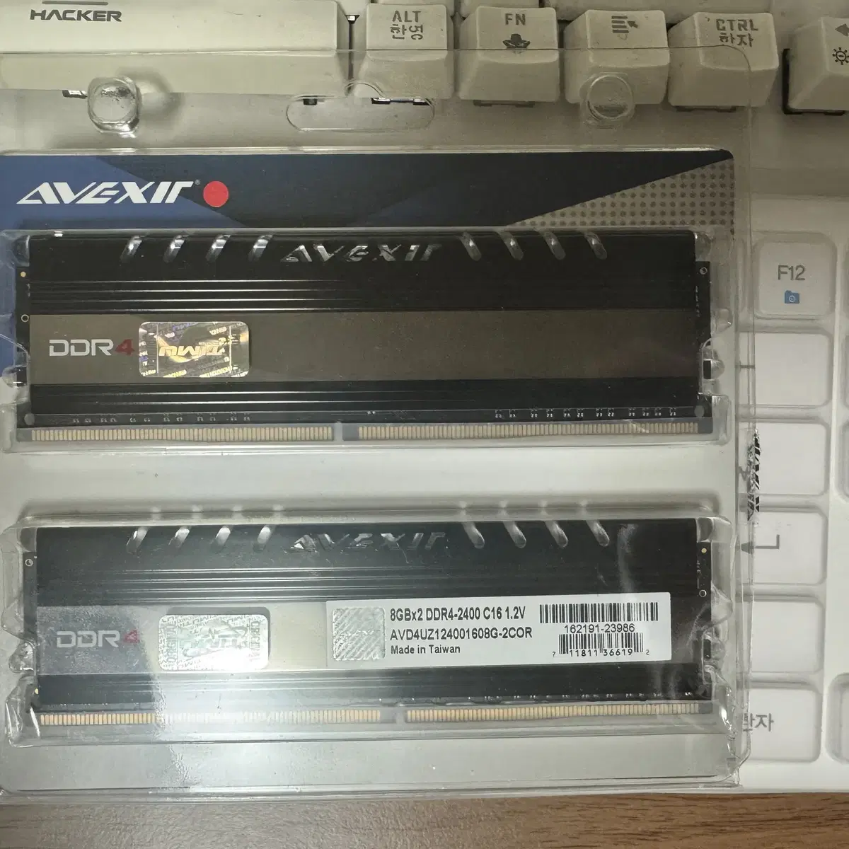 AVEXIR DDR4 8GB X2 16GB