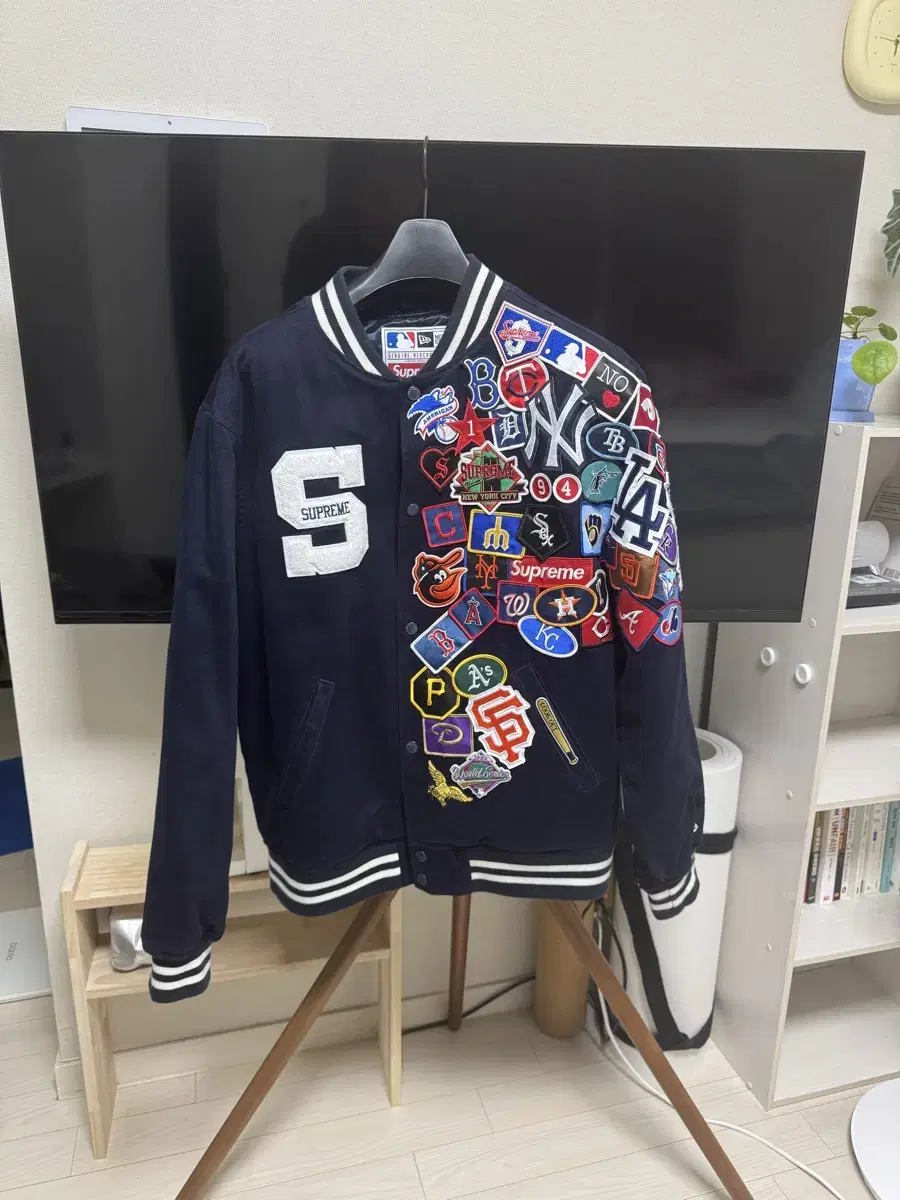 슈프림 뉴에라 바시티 Supreme New Era MLB Varsity