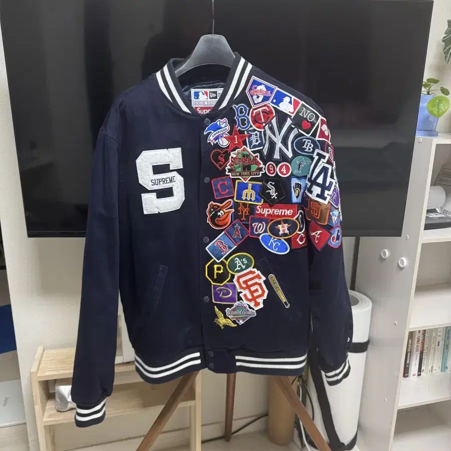 슈프림 뉴에라 바시티 Supreme New Era MLB Varsity