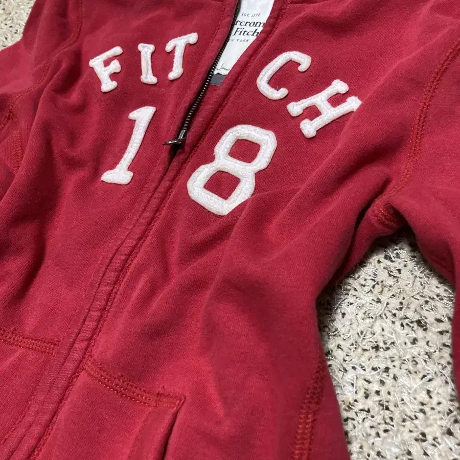 Abercrombie red zip-up hoodie 아베크롬비 후드집업