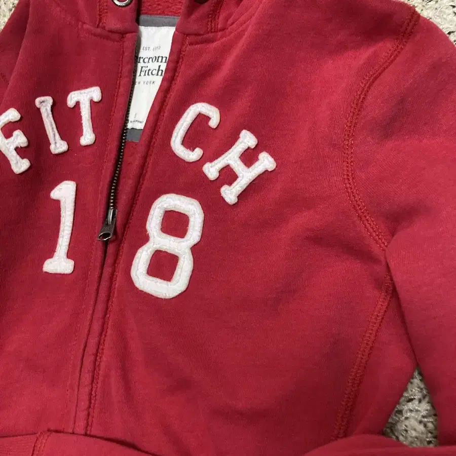 Abercrombie red zip-up hoodie 아베크롬비 후드집업