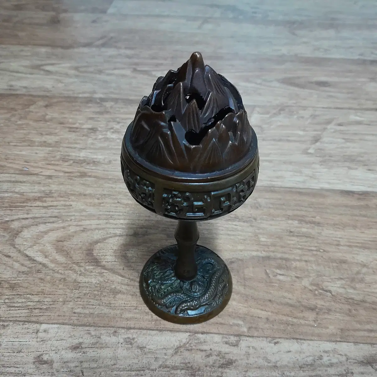 Lotus Peak Incense Burner