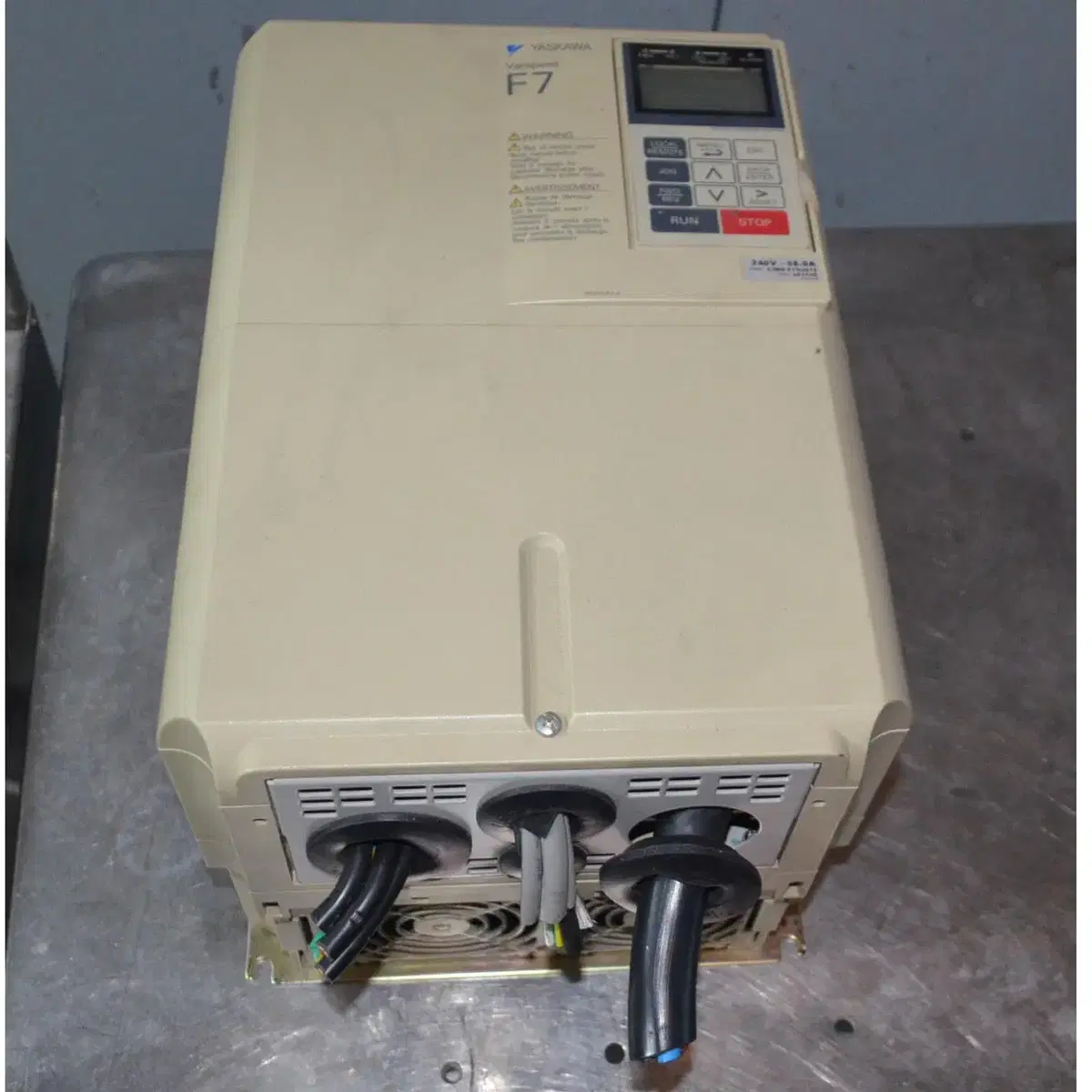 Yaskawa CIMR-F7U2015 Inverter