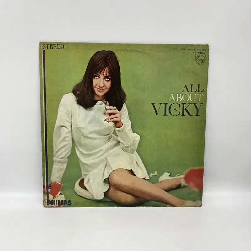 ALL ABOUT VICKY  LP / AA7075