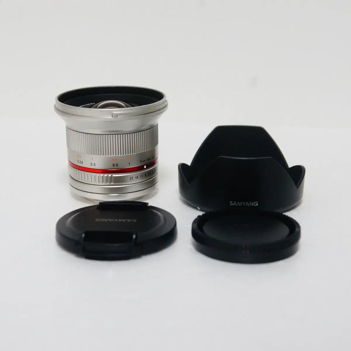 [소니용] 삼양 12mm f2.0 실버 단렌즈팝니다.(18.5만원)