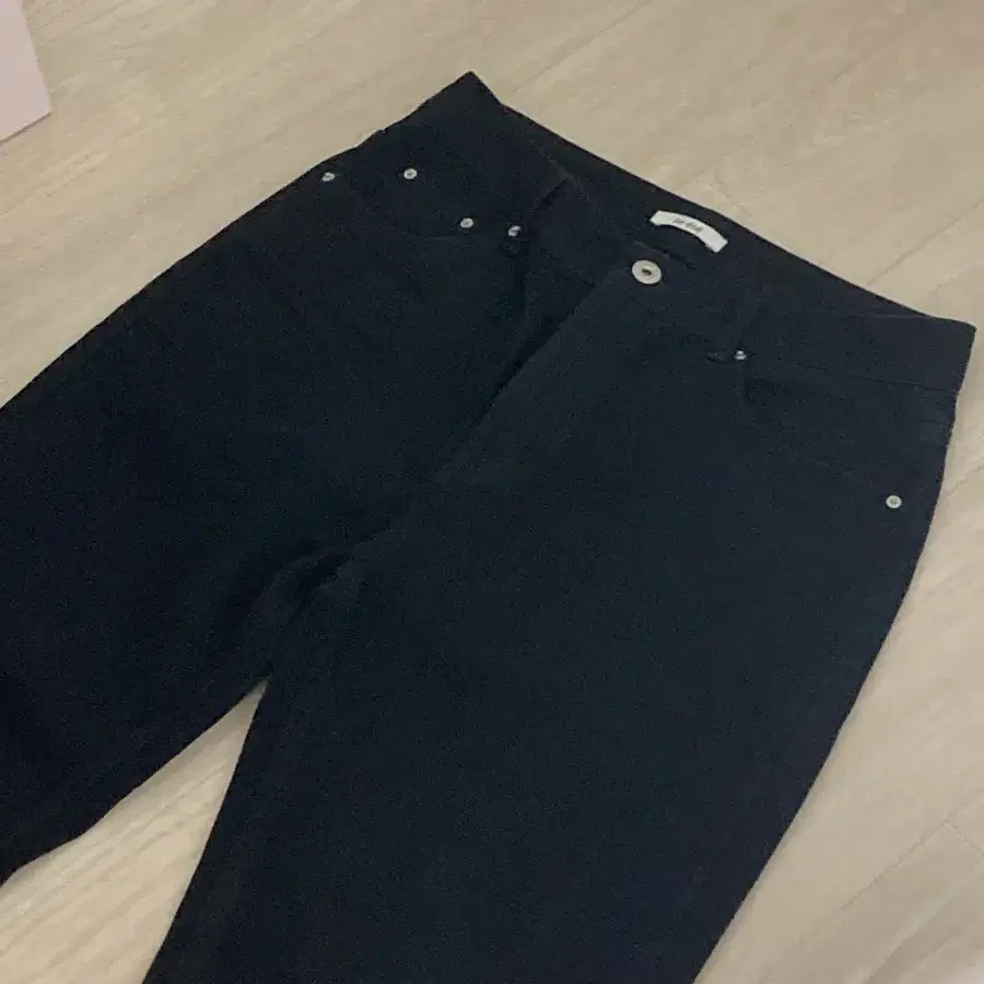 르에떼 Relaxed jeans in black