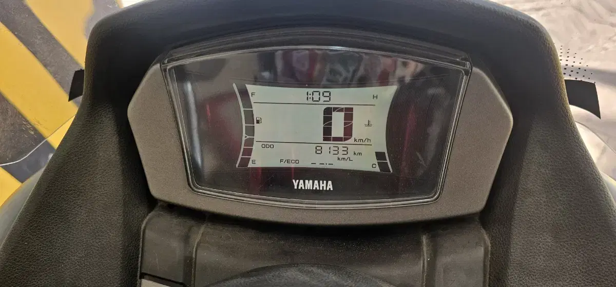 nmax2021년식 8.133km입니다