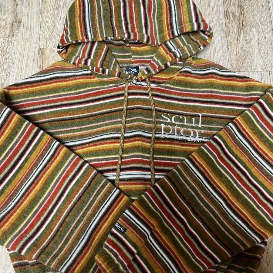 Sculptor fleece multi-stripe crop hoodie