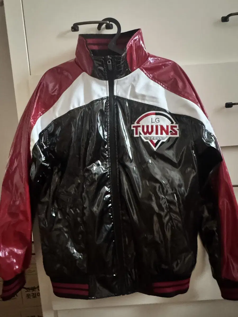 LG Twins Glossy Jumper