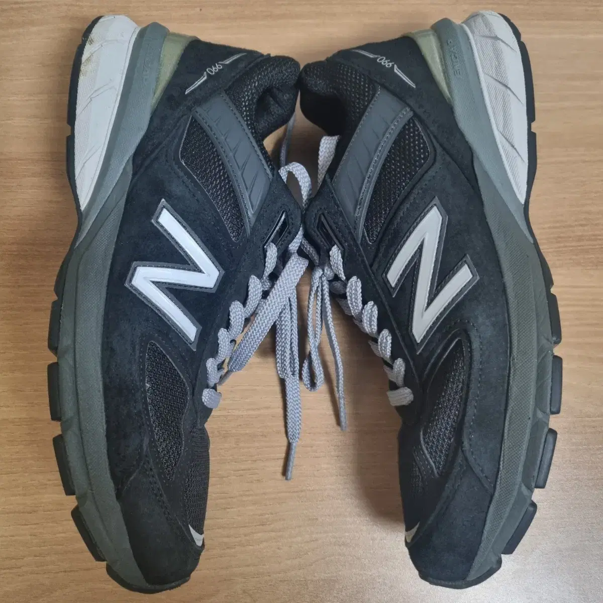 뉴발란스 990v5 made in usa 블랙 275사이즈