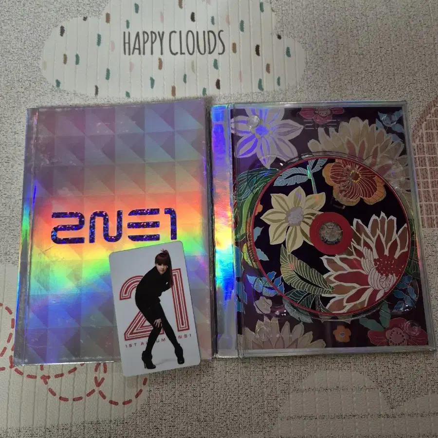 투애니원 1집 CD 개봉