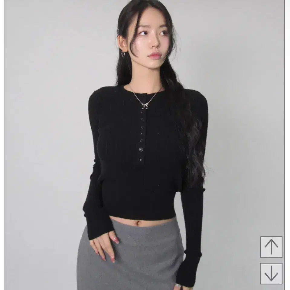 (급처!!)페일제이드 Button ribbed Knit T