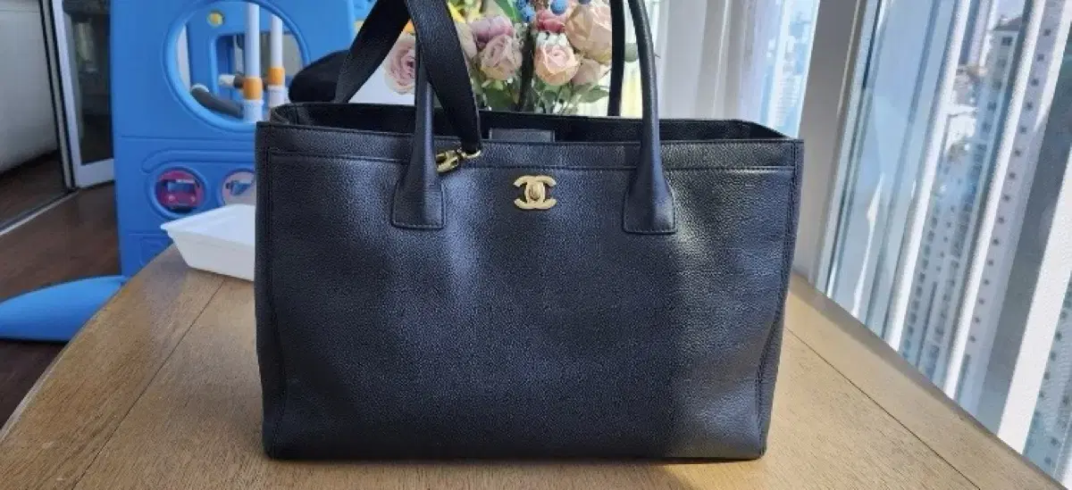 Selling (in good condition) Chanel Caviar Surf Bag keum 17th edition