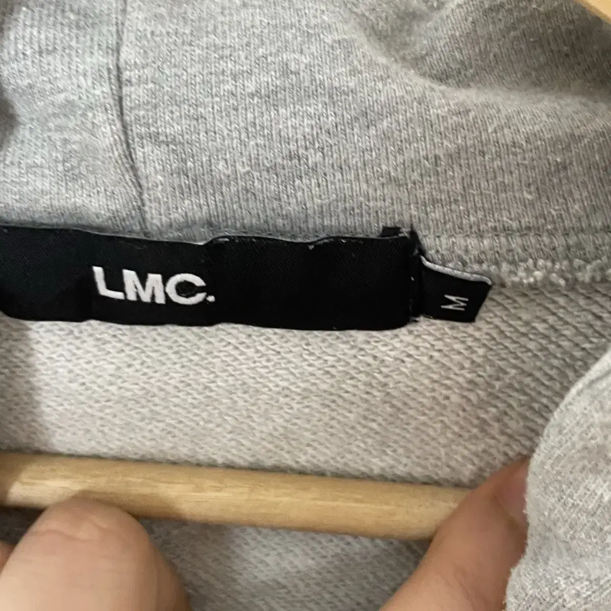 51 상품명: LMC 후드티