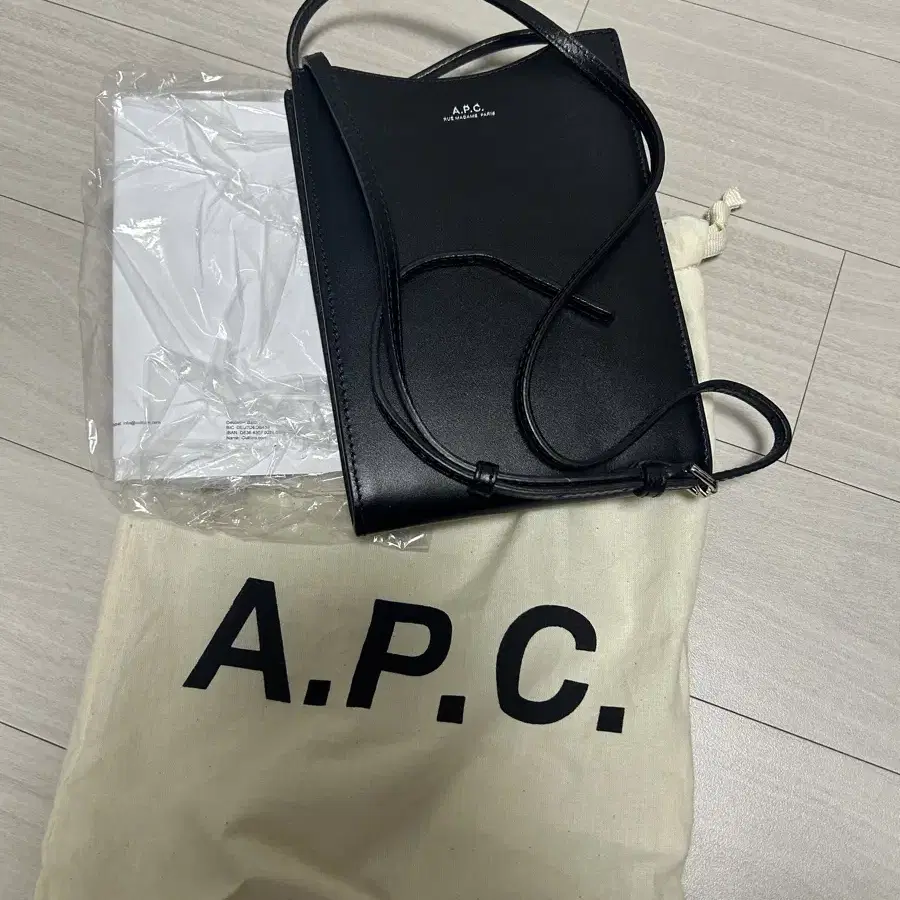 (새상품)APC 아페세 제이미 미니 크로스백