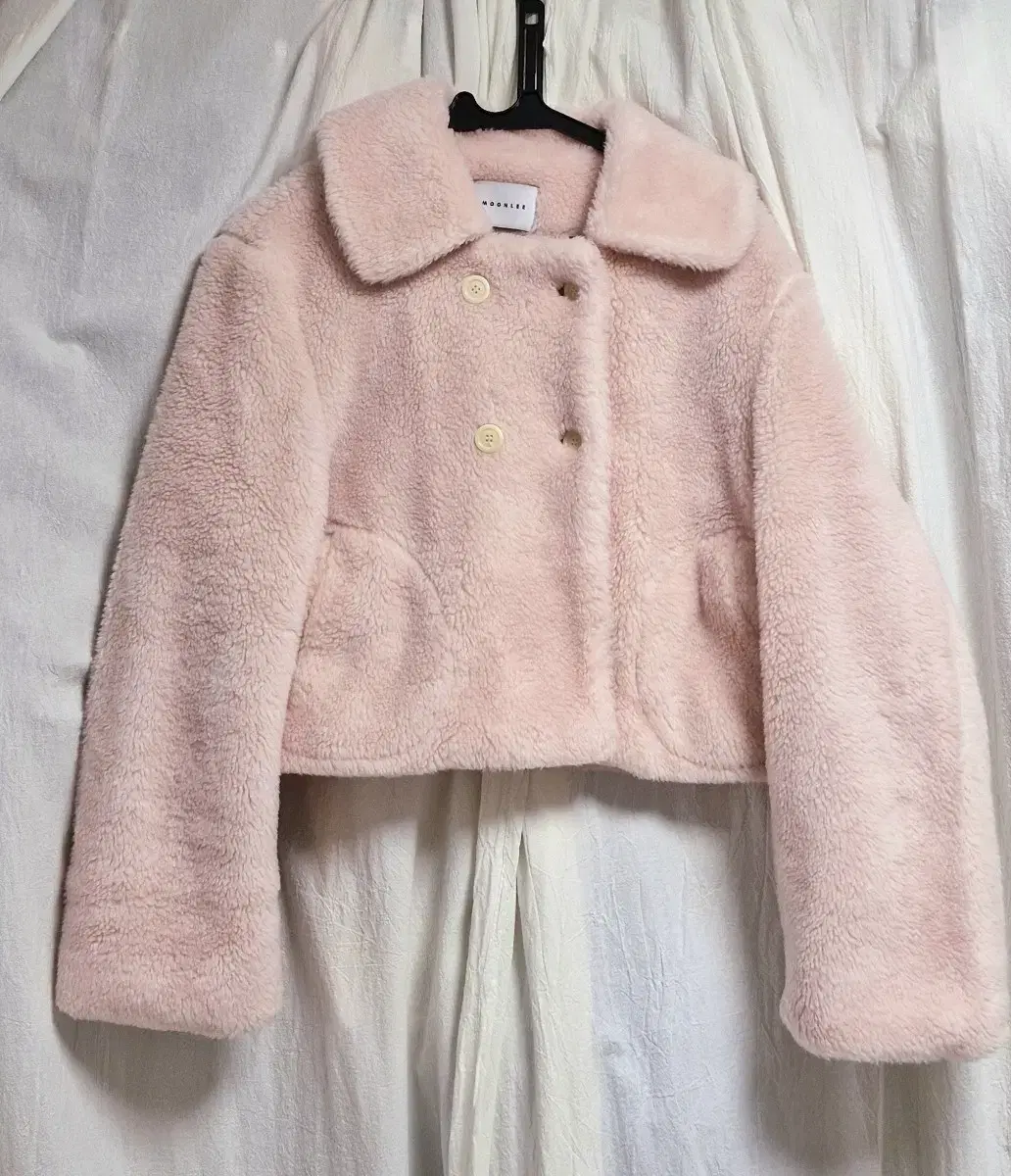 Moonli Mustang Strawberry U Pink Fur Jacket