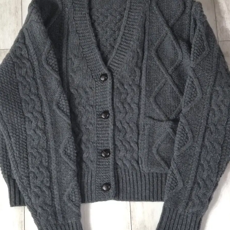 포에토 가디건 Anne fisherman cardigan