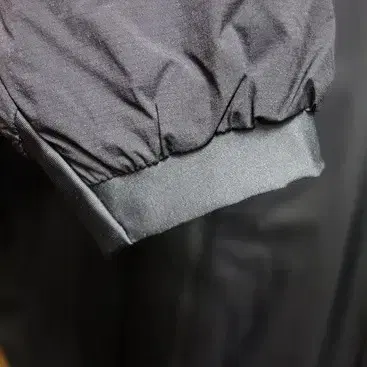 Arcteryx 아크테릭스 아톰 LT 자켓 블랙 M (100)