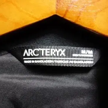 Arcteryx 아크테릭스 아톰 LT 자켓 블랙 M (100)