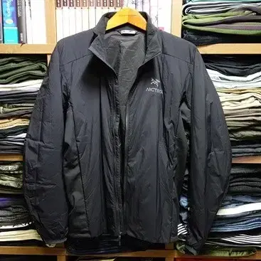 Arcteryx 아크테릭스 아톰 LT 자켓 블랙 M (100)