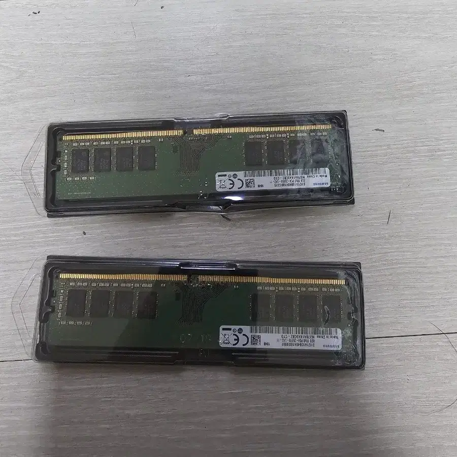 렘8gb 2개 팔아요. 삼성렘 입니다.