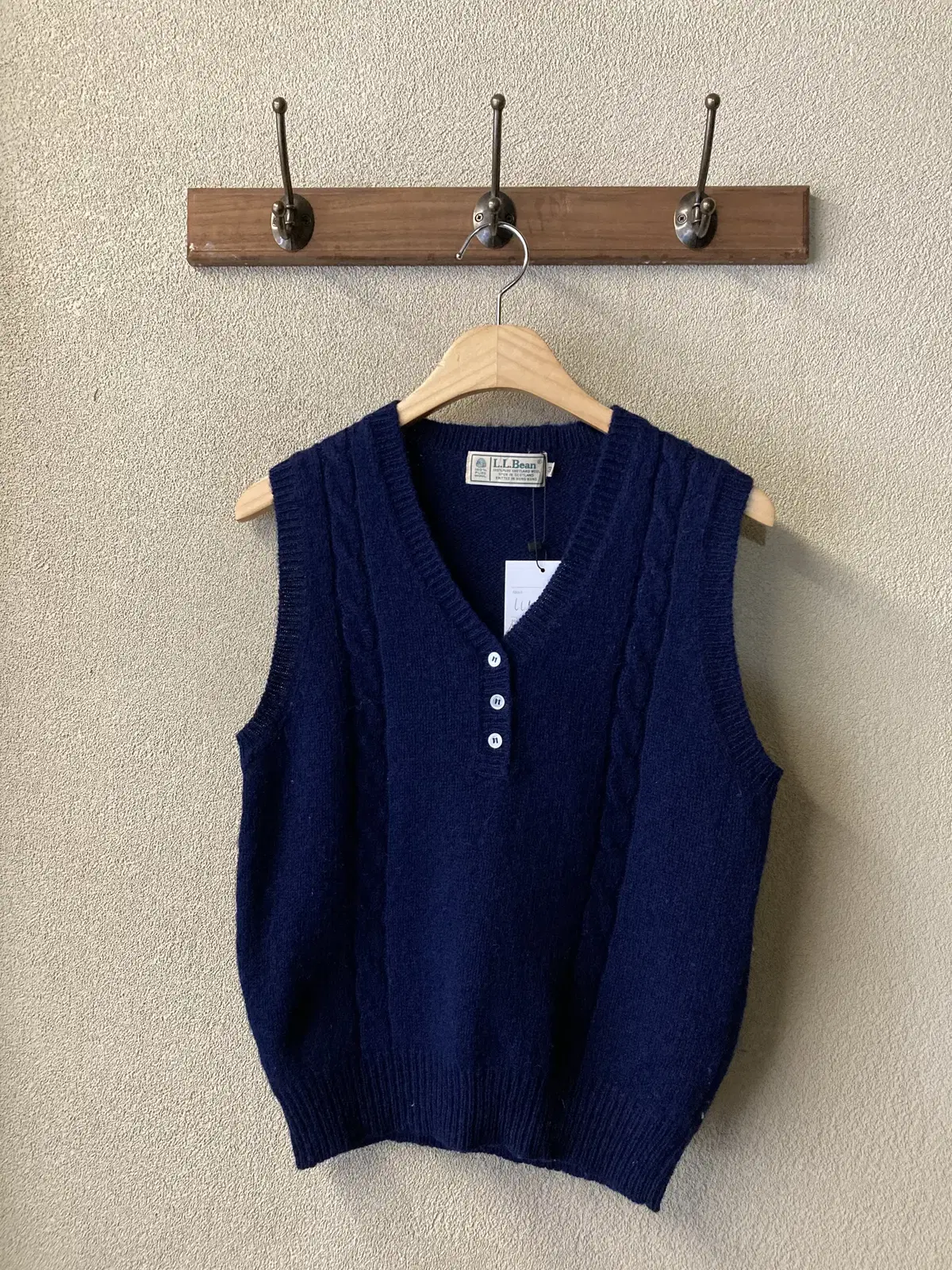 L Elvin Wool knit vest