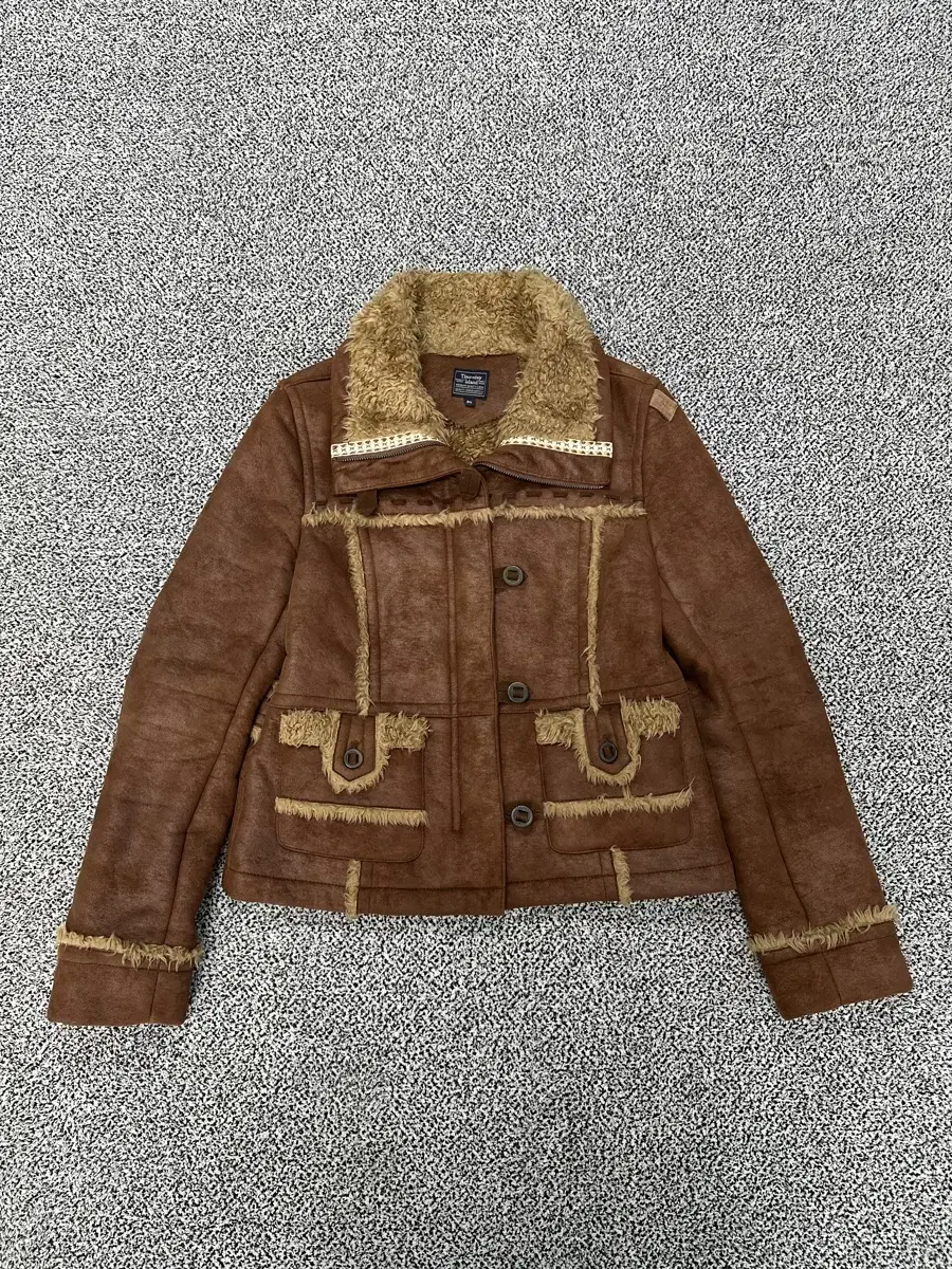 (95)Thousand Island Fei Creditor Shearling Mustang