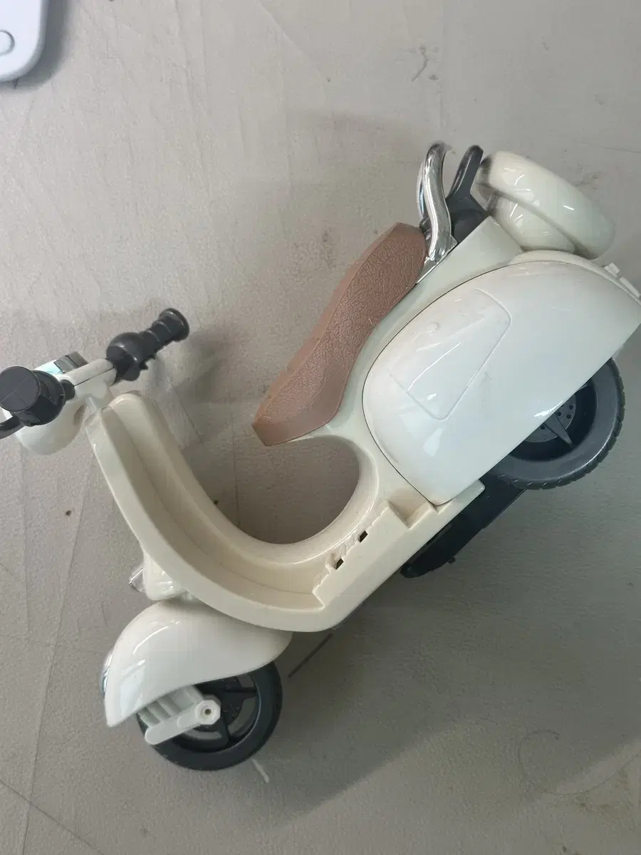 Idol doll Scooter