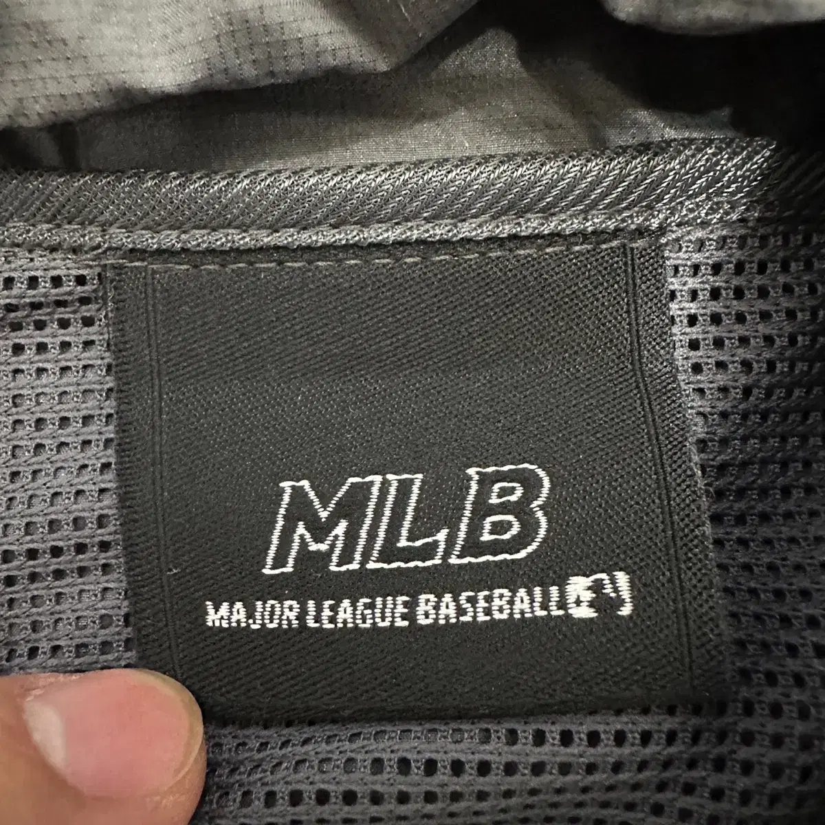 [M] 엠엘비 MLB 바람막이 만원샵