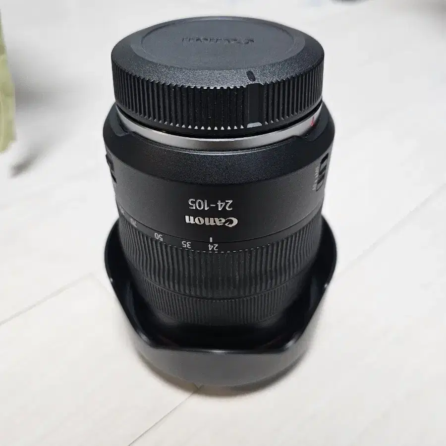 캐논 RF 24-105mm F4 L IS USM  렌즈 팝니다.