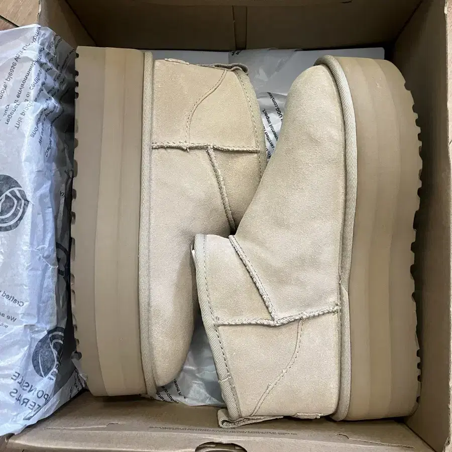 (새상품) UGG 클래식 미니 플랫폼 250