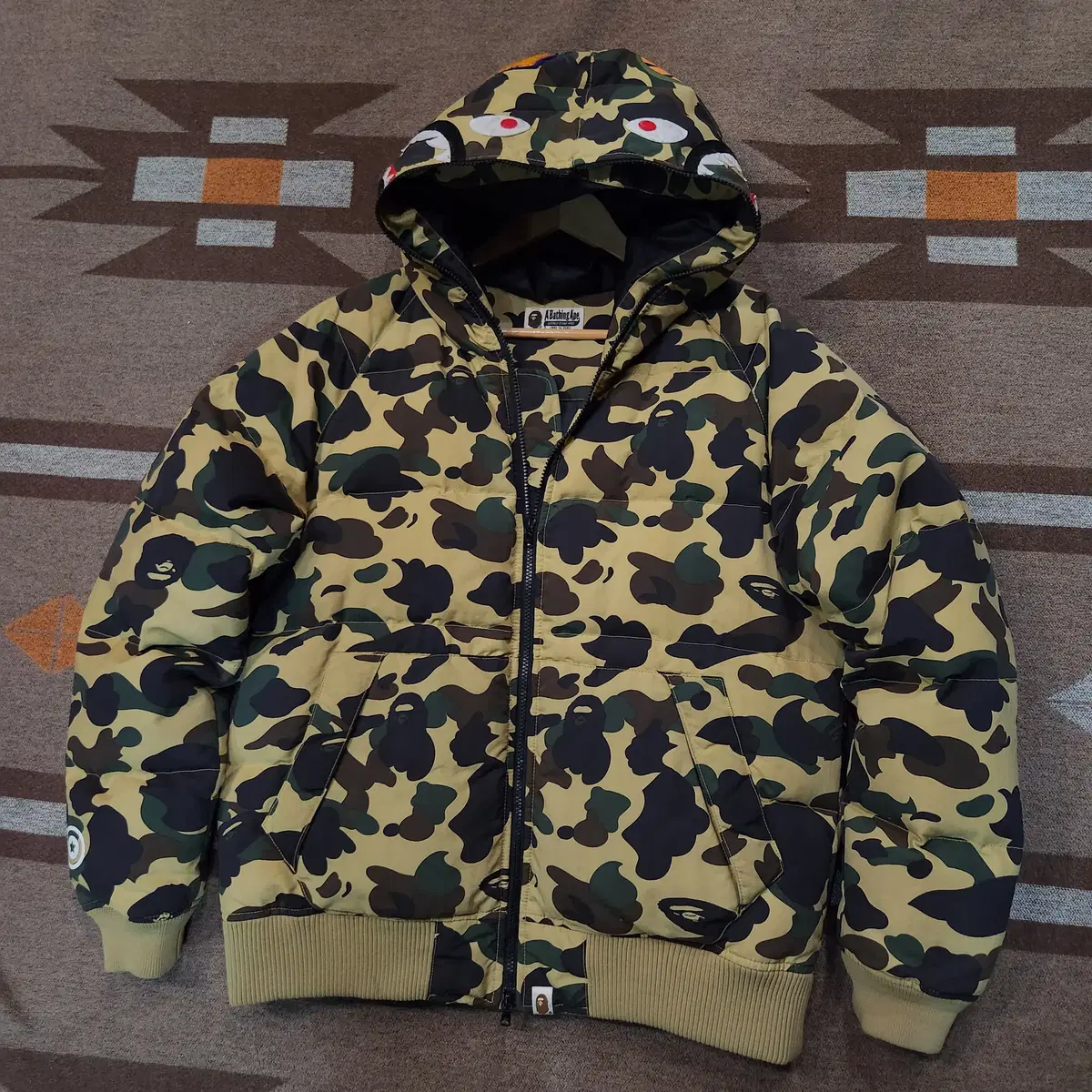 Bape 베이프 1st 카모 구스다운 패딩 XL 황계