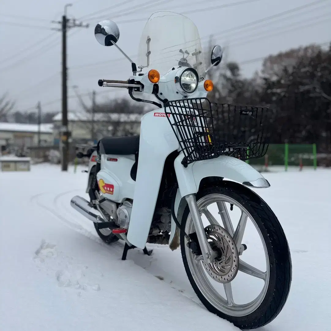 슈퍼커브110 23년식 2400Km 판매중입니다.