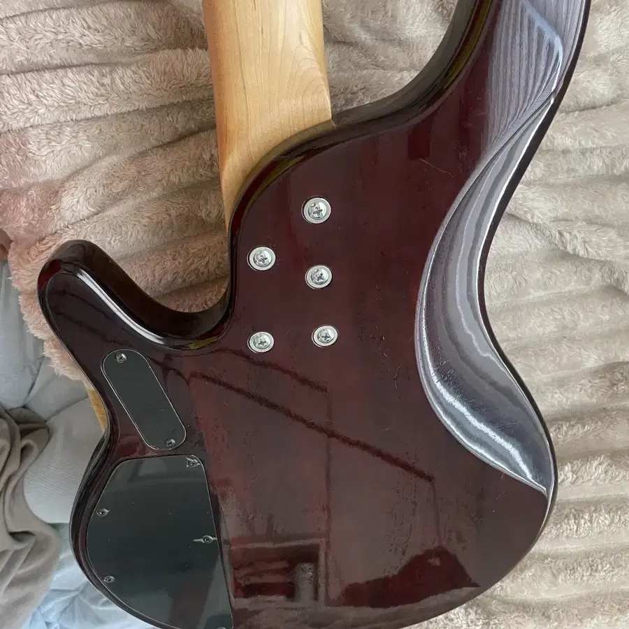 아이바네즈 Ibanez SR300E 베이스 기타