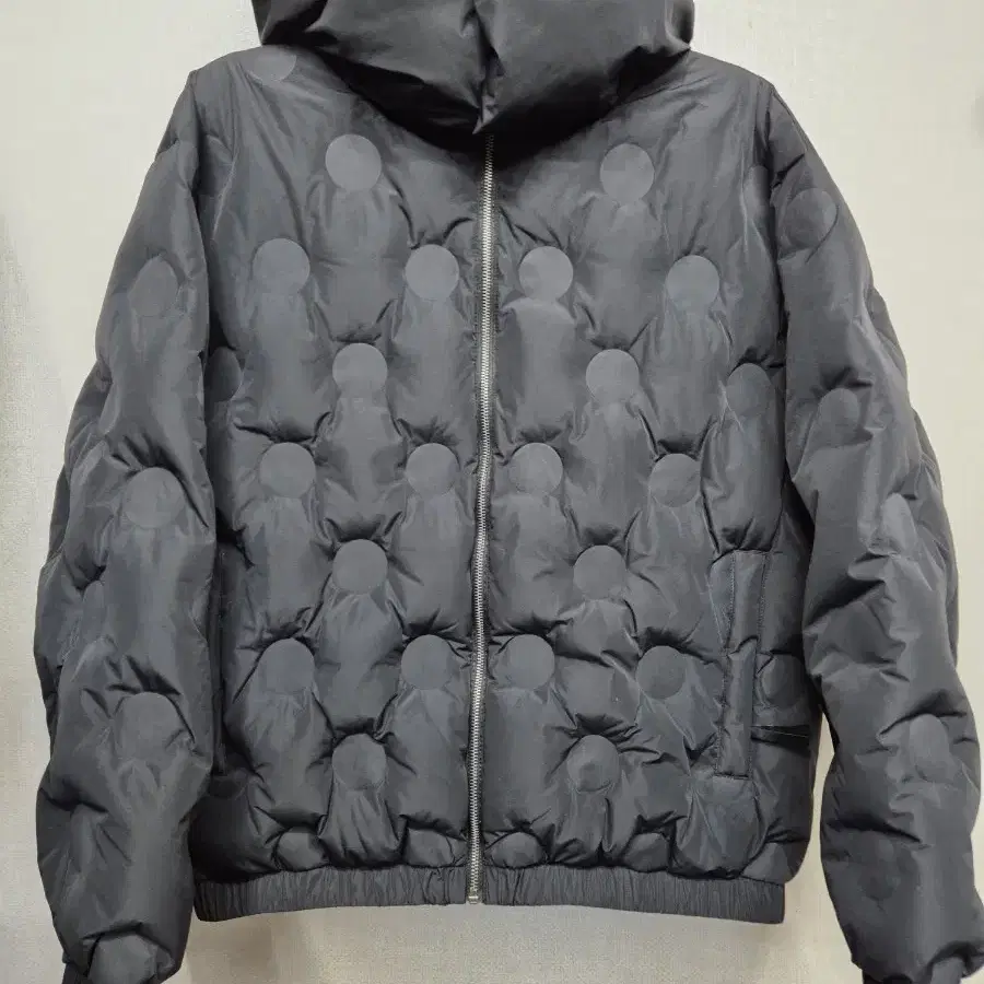 골스튜디오 CIRCLE EMBO RDS DOWN JACKET