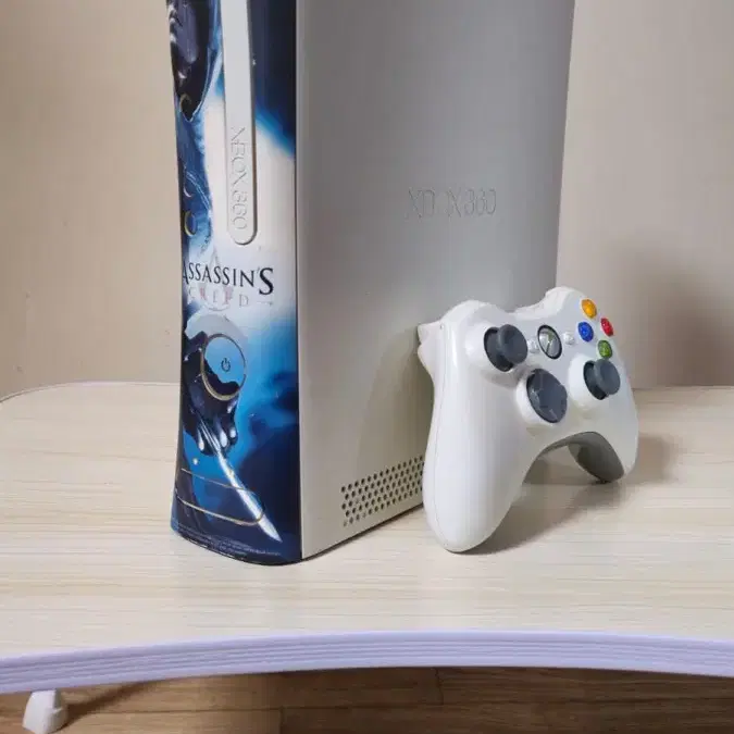 Xbox 360 + 리퍼브 컨트롤러 + 60GB 하드 드라이브