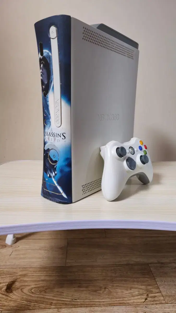 Xbox 360 + 리퍼브 컨트롤러 + 60GB 하드 드라이브