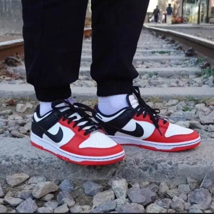 Nike x NBA Dunk Low Retro EMB Black,Red