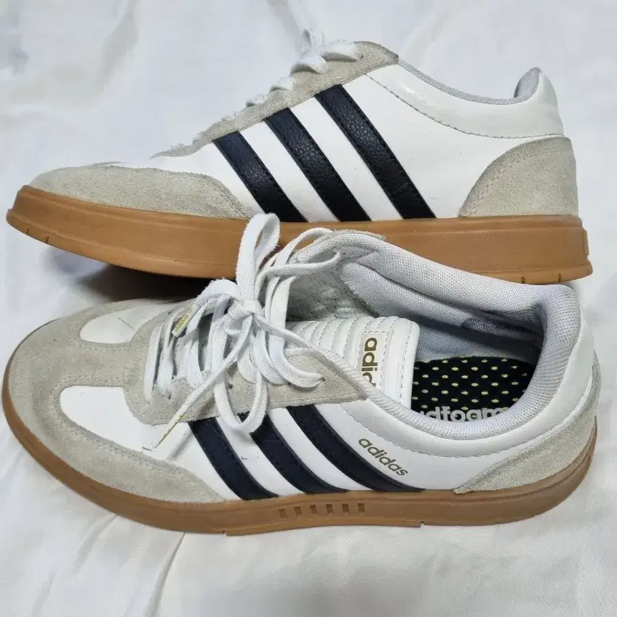 Adidas Gradas White Core Black 240 아디다스