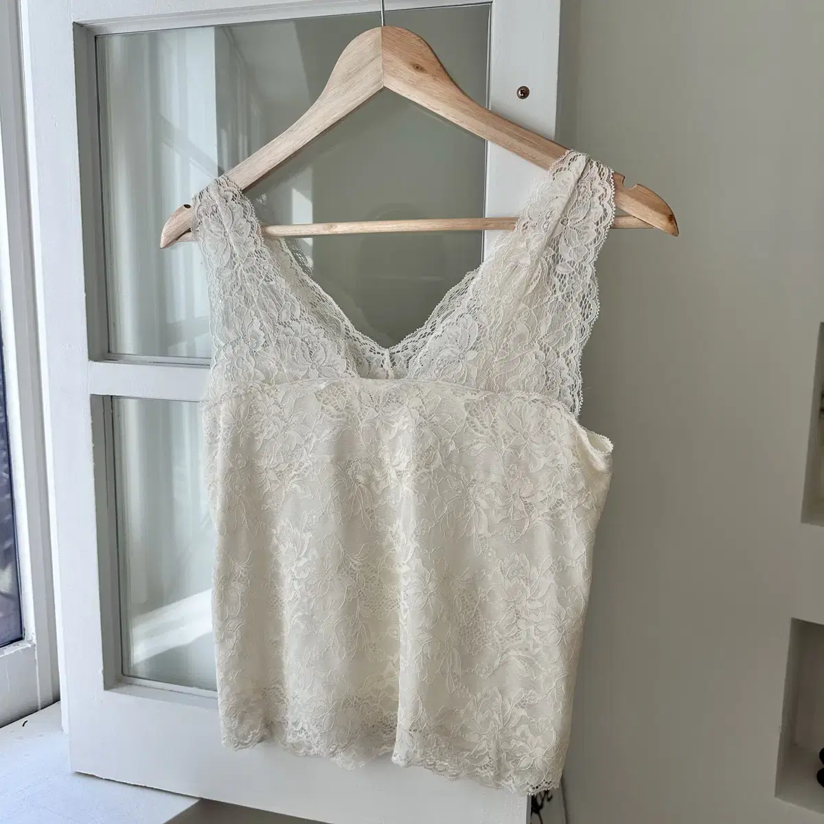 lace sleeveless