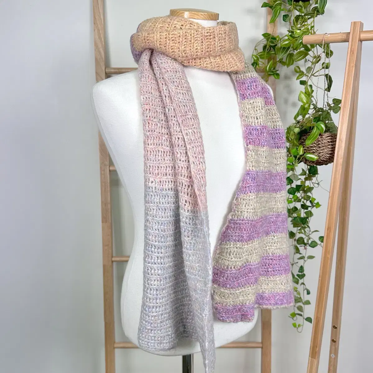 JPN/ Mauve Pastel Stripe Knitting Muffler Shawl